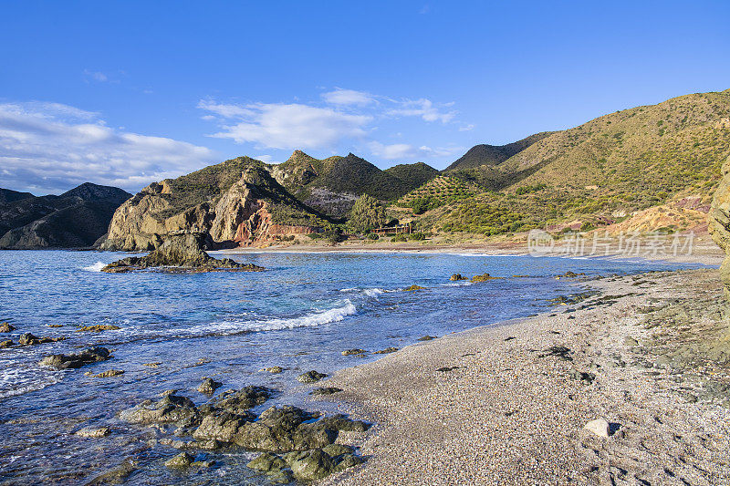 Playa del Sombrerico，西班牙安达卢西亚的一个偏远海滩